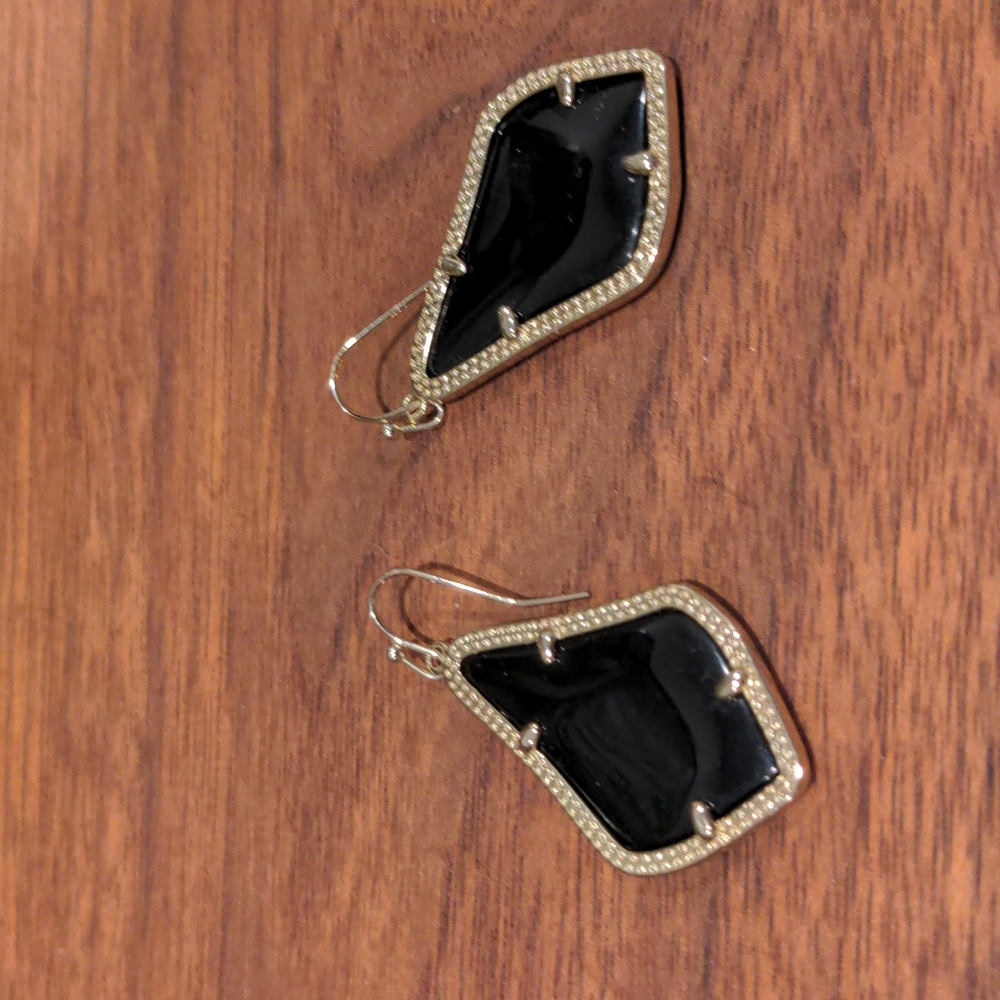 Kendra Scott Aex Drop Earrings in black